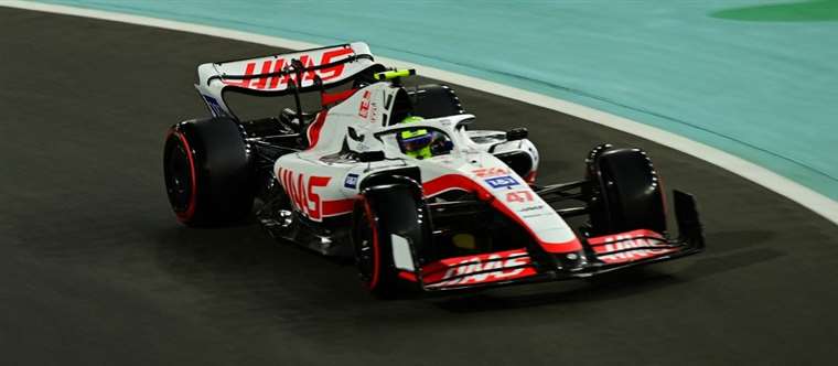Mick Schumacher, baja para la carrera del domingo en Arabia Saudita