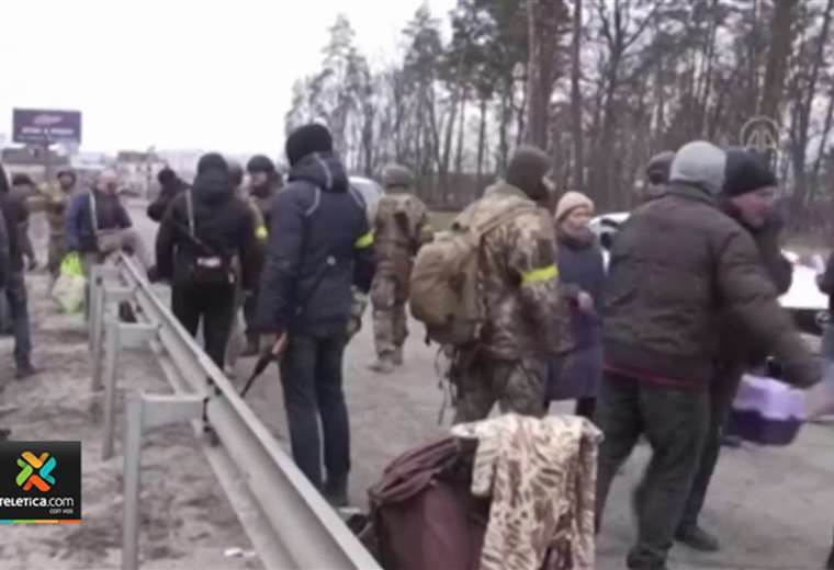Impactantes imágenes muestran los momentos de terror que viven civiles en Ucrania