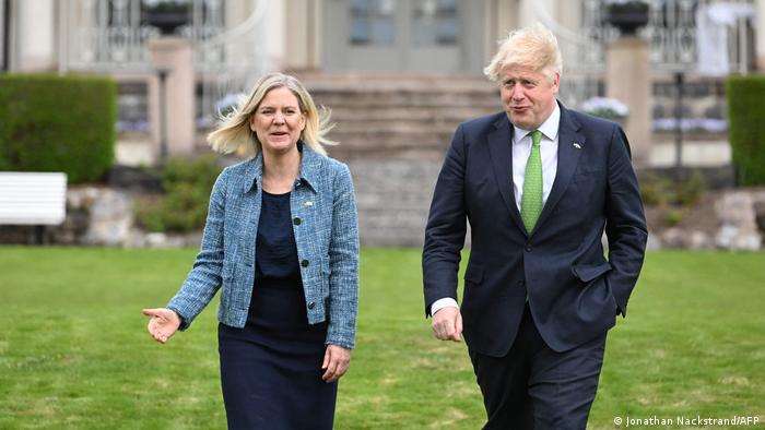 Suecia y Reino Unido firman acuerdo de defensa mutua