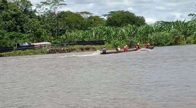 Cruz Roja busca a joven arrastrado por la corriente de un río en Talamanca
