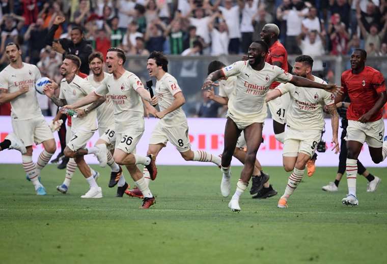 AC Milan se corona campeón en Italia.