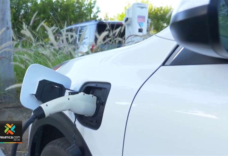 Ante aumento de combustibles, usuarios vuelven sus ojos hacia los vehículos eléctricos