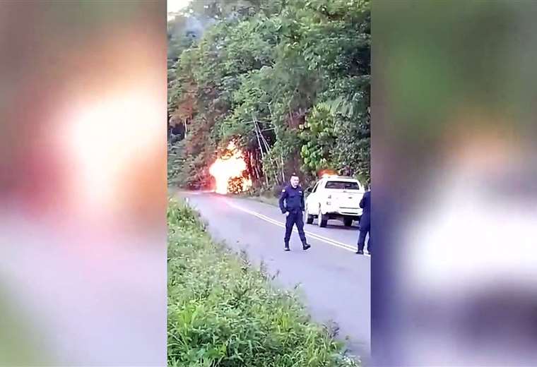 Video: Cilindros de gas explotan tras vuelco de camión