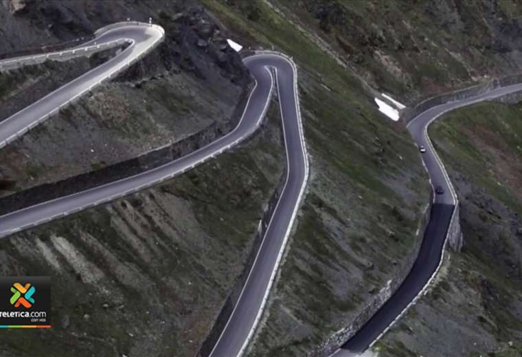 Vea las impresionantes curvas de una de las carreteras más peligrosas del mundo