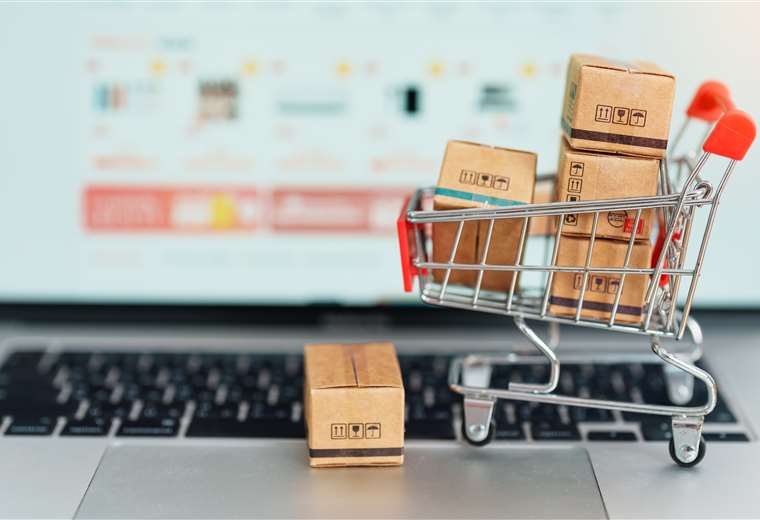 Compra Regular Cámara pide a Hacienda regular comercio ilícito en redes sociales ...