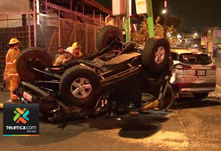 Colisión Entre Dos Carros Dejó Tres Mujeres Heridas En San José | Teletica