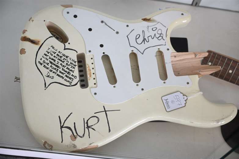 Subastarán Guitarra Destrozada Por Kurt Cobain En Ee Uu Teletica 5659