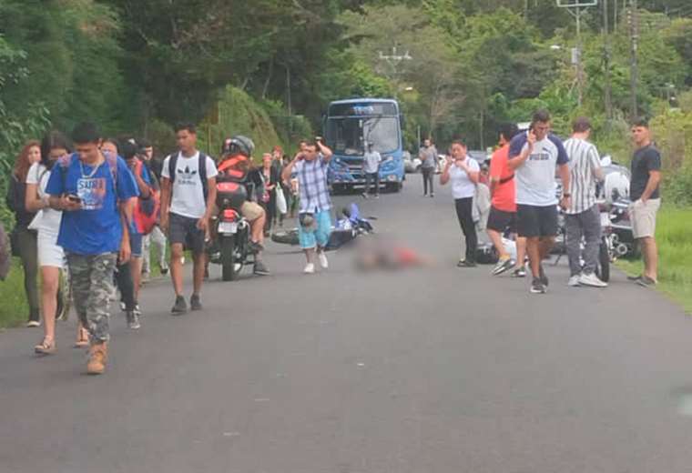 Motociclista muere tras derrapar y chocar contra carro en Poás de ...