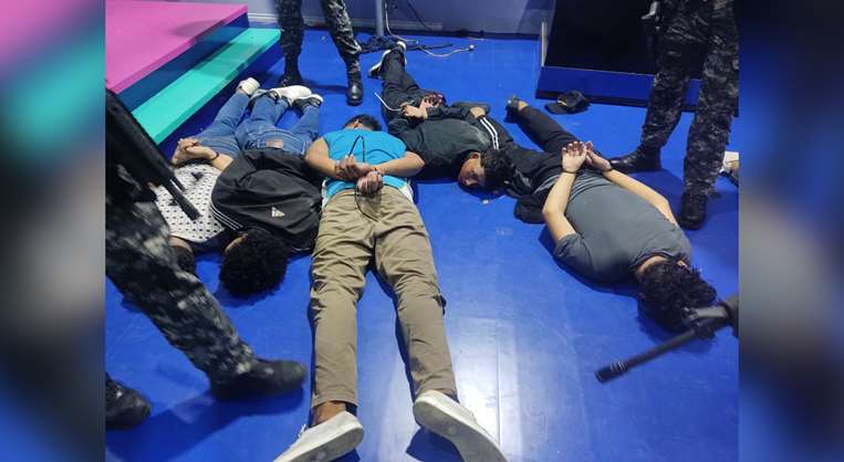 Detenidos secuestro canal de televisión en Ecuador