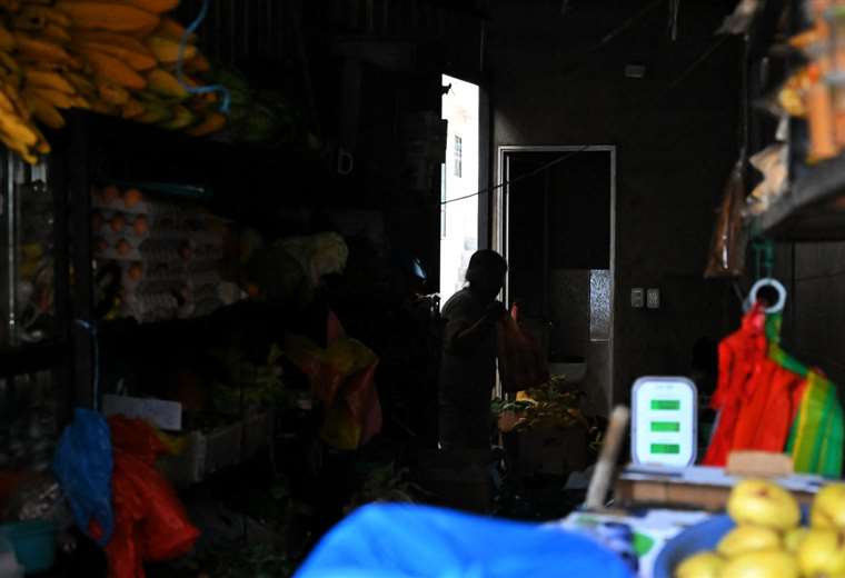 "Dan ganas de llorar": se agrava crisis eléctrica en Ecuador con ...