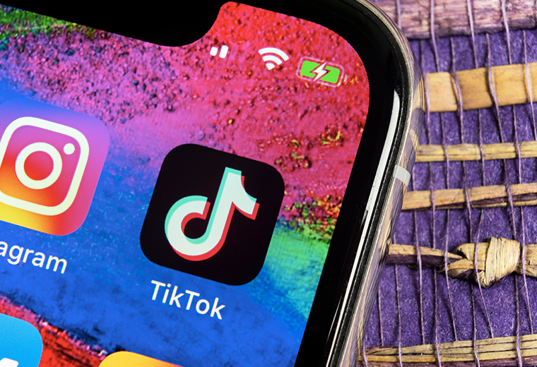Australia planea prohibir las redes sociales a los niños | Teletica