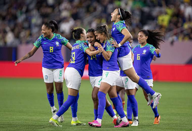 Brasil vence 10 a Colombia y avanza a los cuartos de Copa Oro femenina