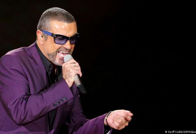 The United Kingdom presents a coin in honor of singer George Michael