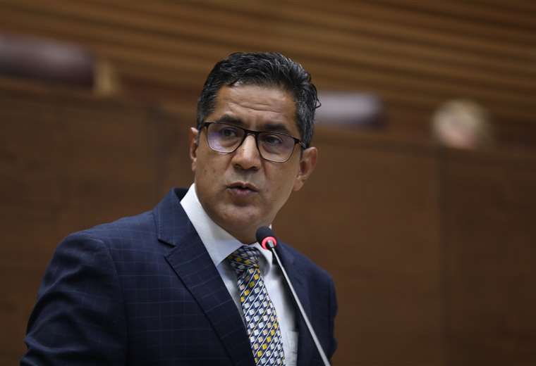 Nogui Acosta ahora sí analiza renunciar: “El Presidente es bastante persuasivo” | Teletica