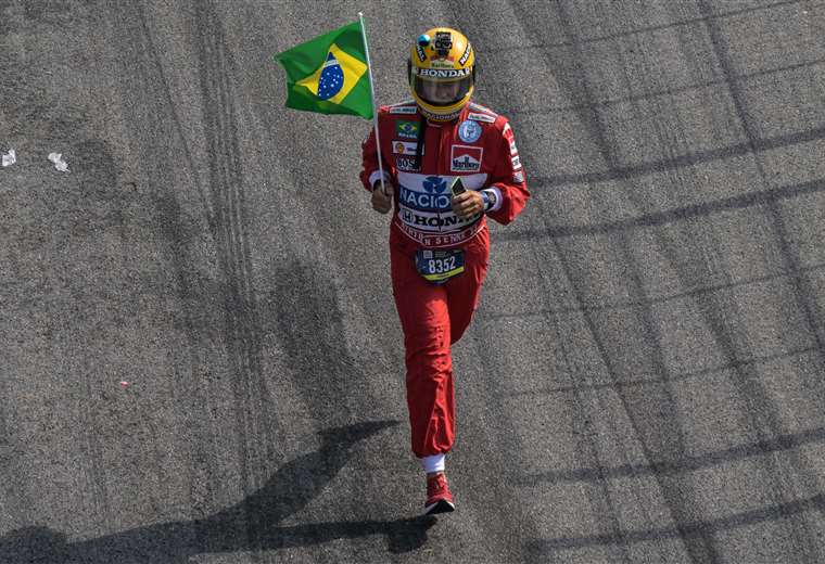 Brasil rinde homenaje a Ayrton Senna 30 años después de su muerte