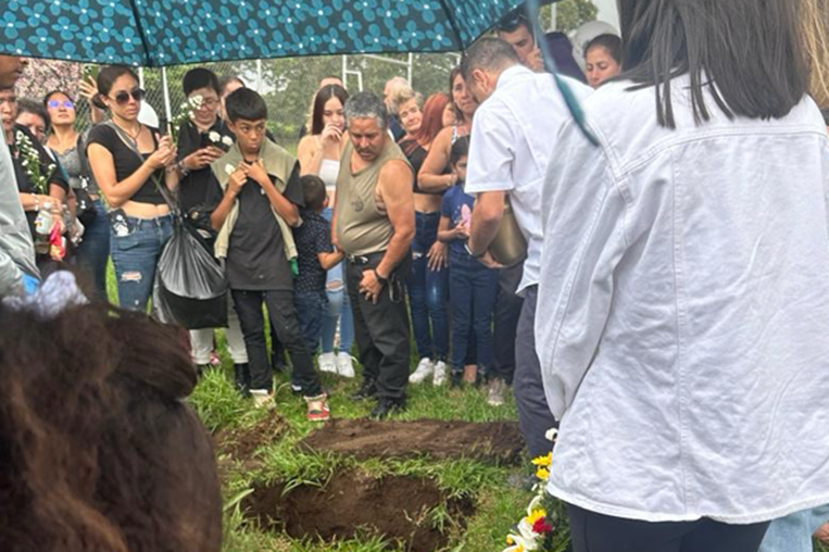 Familiares despiden a Nadia Peraza con emotivo funeral en Heredia