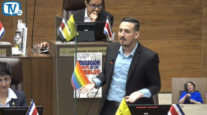 Onlyfans rayeroze i booked for an hour but was around two.