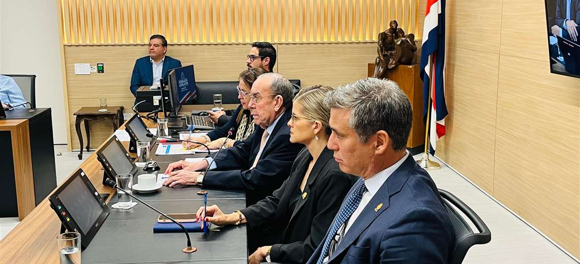 Cita entre Laura Fernández y jefes de fracción ya tiene fecha y hora - Imagen de la noticia