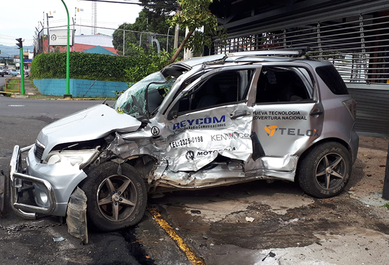 Choque de patrulla en Desamparados