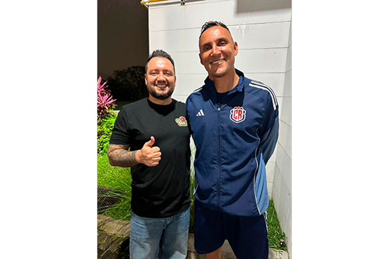 Selección Nacional recibió una inesperada y cómica visita