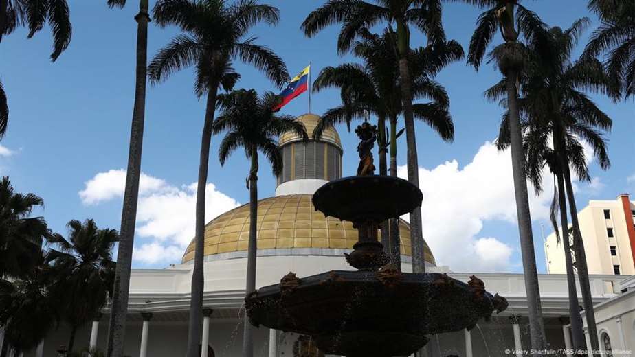 Maduro priorizará "defensa de soberanía" en presupuesto 2026