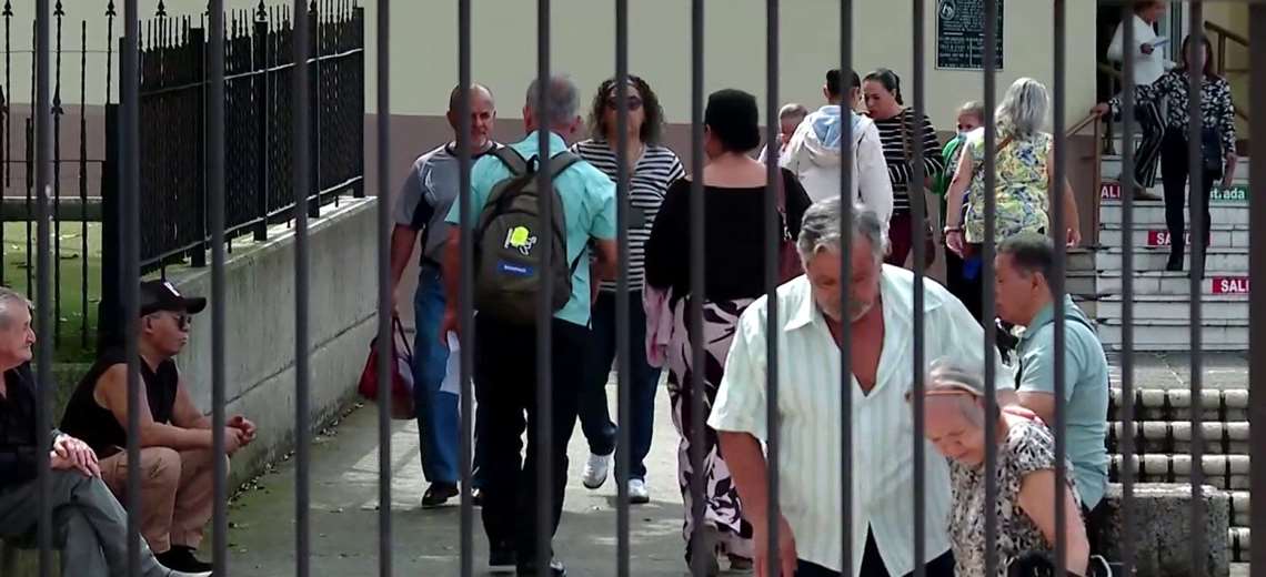 Hospital Calderón Guardia saturado: opera por encima de su capacidad