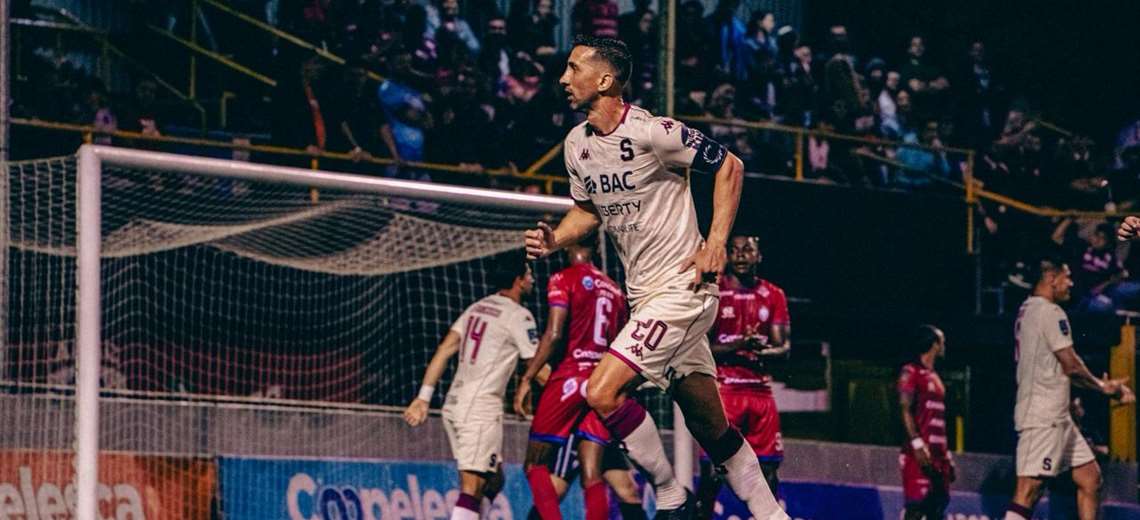 Mariano Torres sobre su golazo: “Tuve un poco de suerte de que entró”