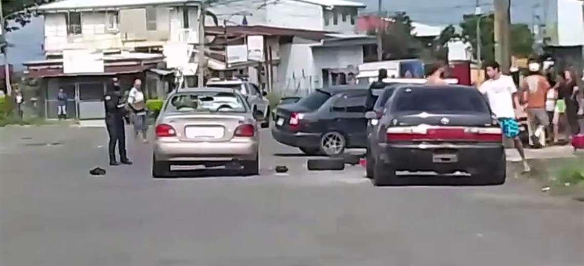 Cuatro heridos graves tras violenta balacera contra carro en Pavas