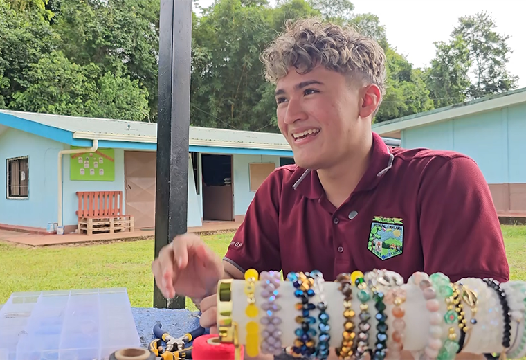 El joven que convirtió el Internet en su taller de sueños