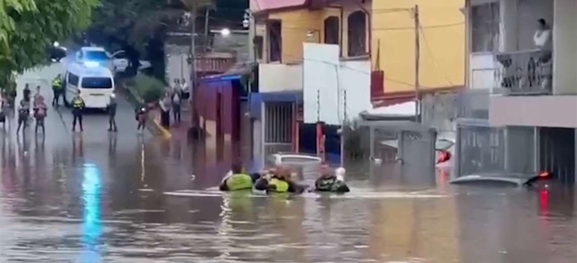 Vecinos de Barrio Dent piden declarar emergencia tras fuertes inundaciones