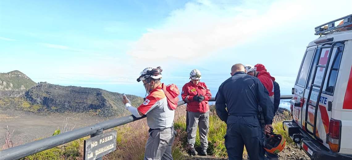 Intensa búsqueda de mujer que sufrió caída en Parque Nacional Volcán Turrialba