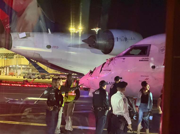 Dos aviones chocan en aeropuerto LaGuardia de Nueva York