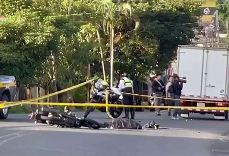 Motociclista Muere Tras Chocar Contra Camión En Aserrí Teletica