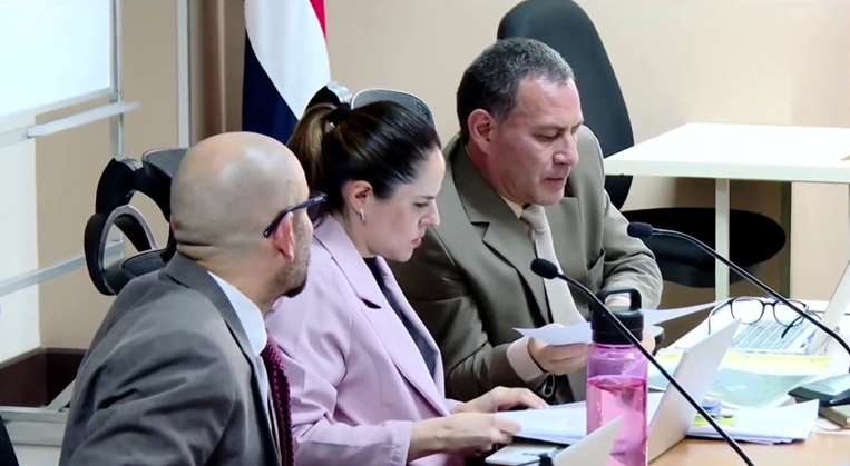 Fiscales Natalia Villalta y Carlos Rodríguez