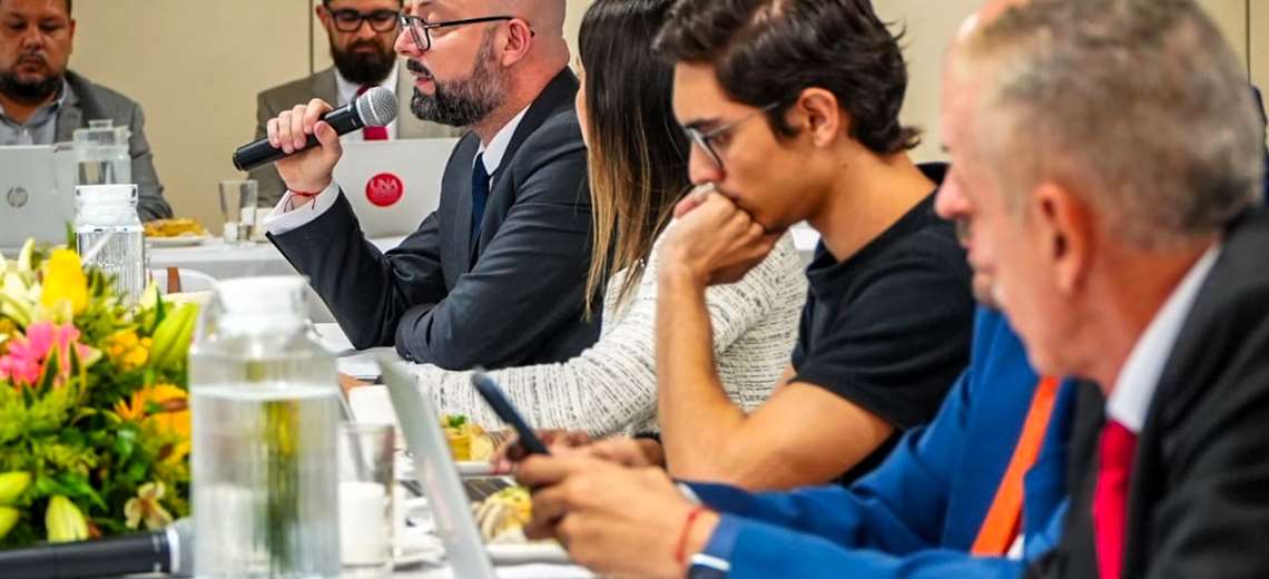 Gobierno rompe negociación del FEES por 