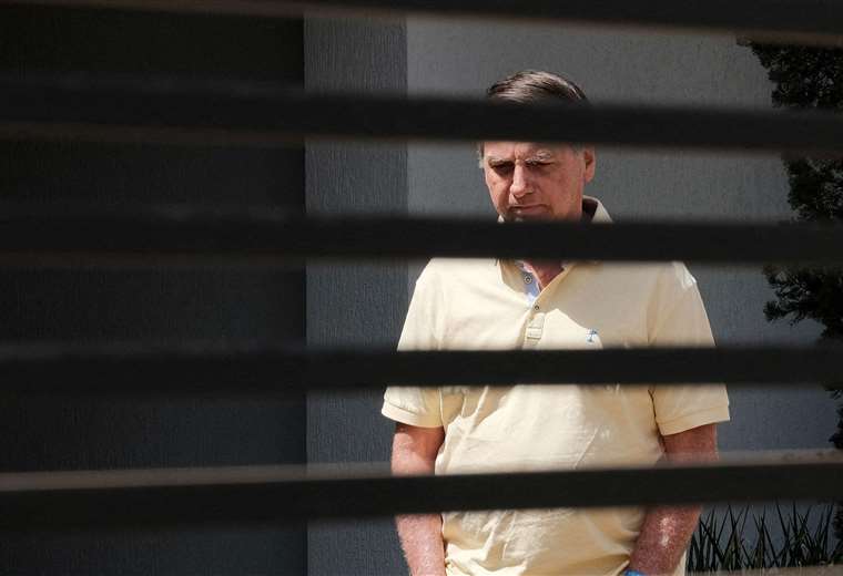 Policía brasileña detiene al expresidente Bolsonaro por riesgo de fuga ...