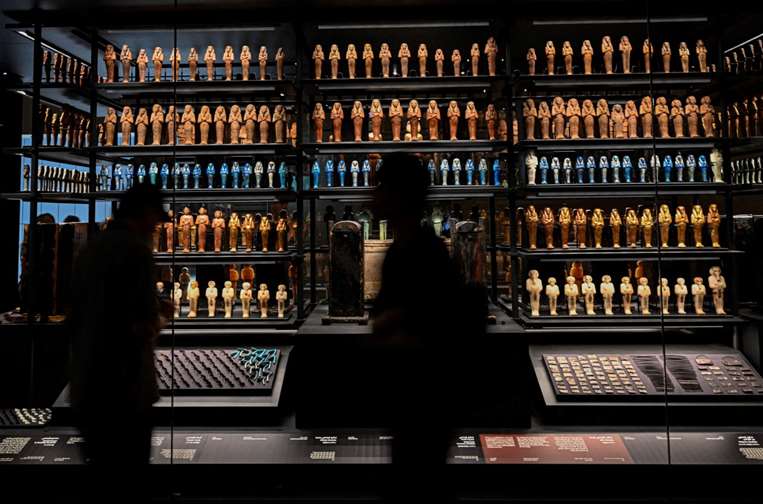 Egipto presenta por primera vez la colección completa de los tesoros de Tutankamón