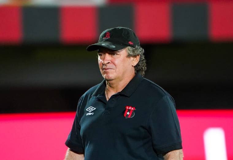 Óscar Ramírez tomó nota: LAFC es muy poderoso - Imagen de la noticia