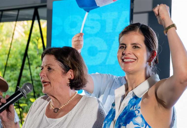 Bukele felicita a Laura Fernández por encabezar elección presidencial en Costa Rica
