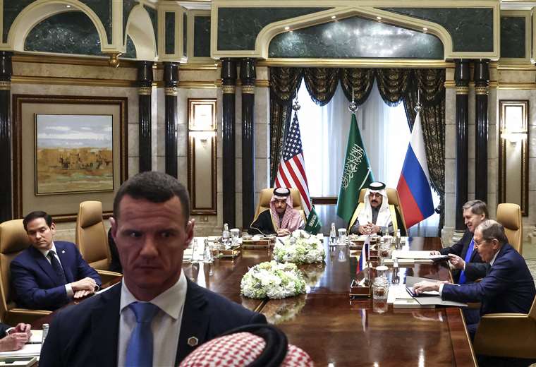 EE. UU. y Rusia nombrarán negociadores para poner fin a la guerra en ...