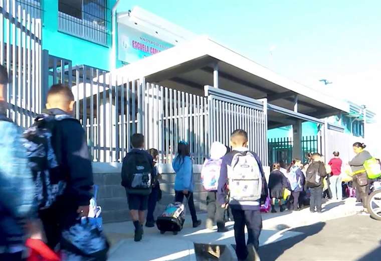 Más de un millón de estudiantes regresan a las aulas desde este ...