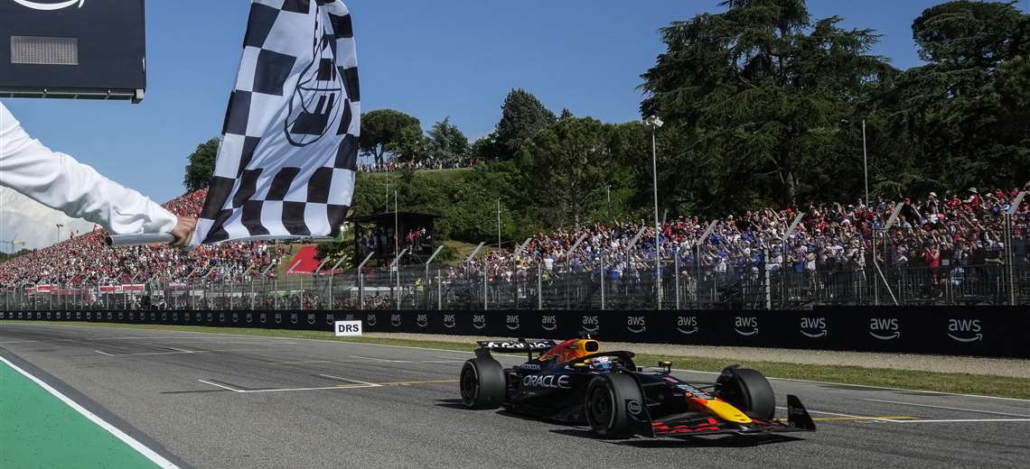 Verstappen gana un caótico esprint en Texas con abandono de los McLaren