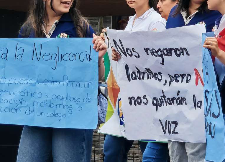 Manifestación estudiantil en Mora