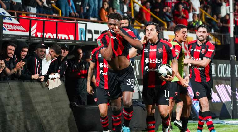 Alajuelense ante Liberia