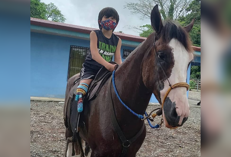 Entrevista con Andy Avellán, niño que perdió las piernas por enfermedad congénita