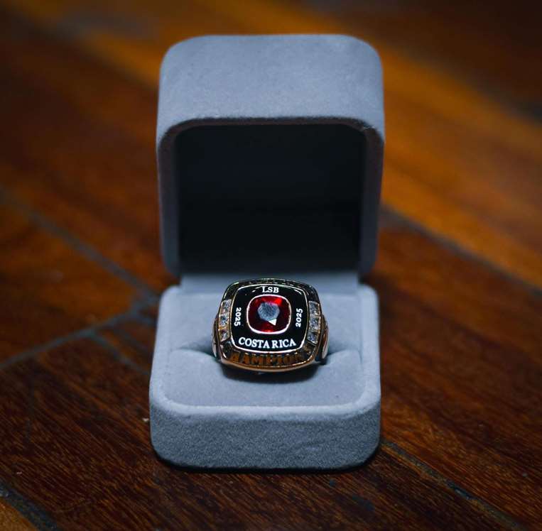 Vea el anillo que tendrá el campeón de la Liga Superior de Baloncesto.