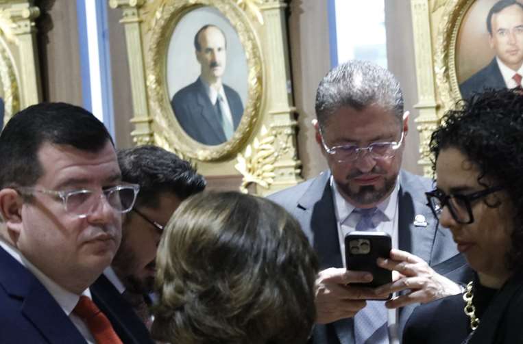 Comparecencia de Rodrigo Chaves y Jorge Rodríguez