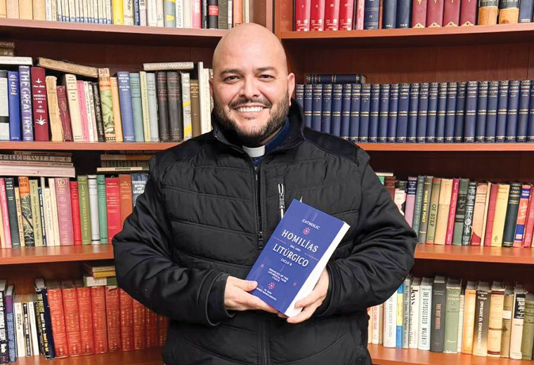 Detienen a sacerdote tico en EE. UU. por presunta agresión sexual