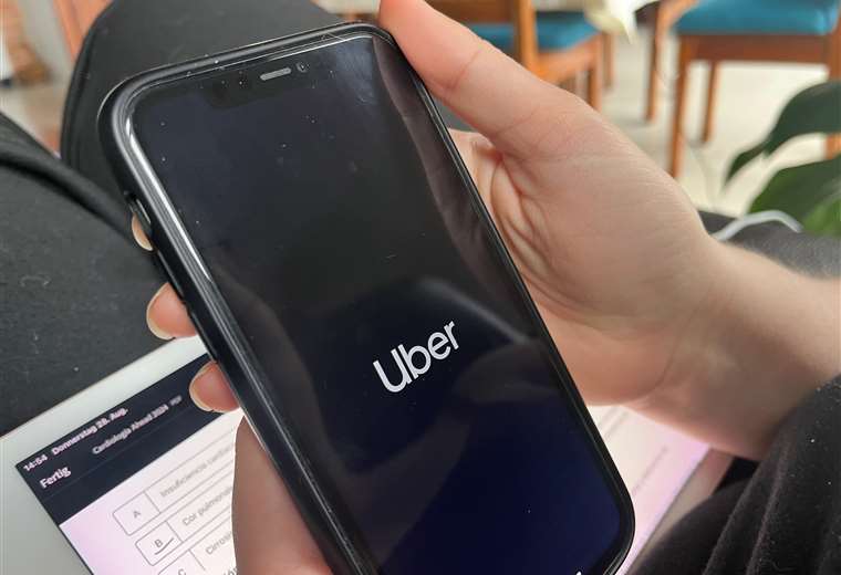 Choferes de Uber se sindicalizan y preparan millonario reclamo por  aguinaldos y vacaciones | Teletica
