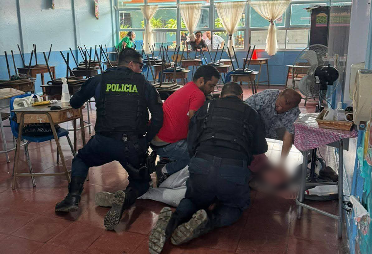 Pánico en escuela: sujeto ingresa gritando que lo iban a matar y se ...